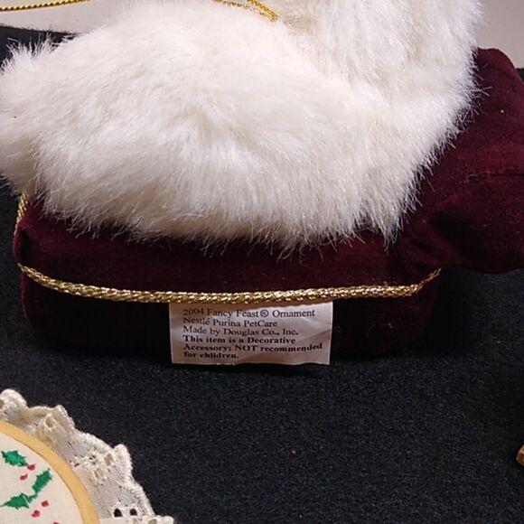 Cat Ornament 2004 Fancy Feast Merry Christmas Hoop and Mouse in  clock - Picture 3 of 6